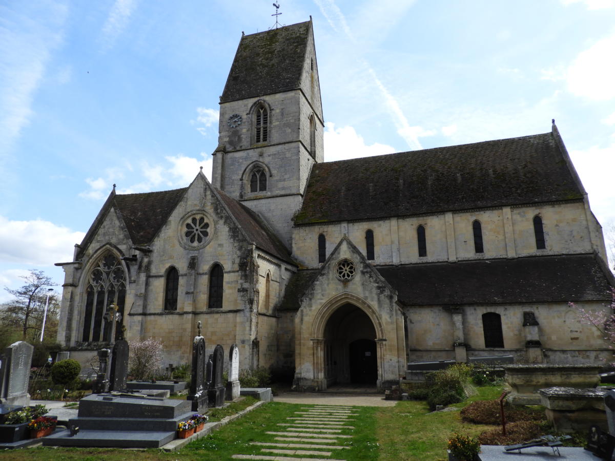 Le chemin d'accès à l'église