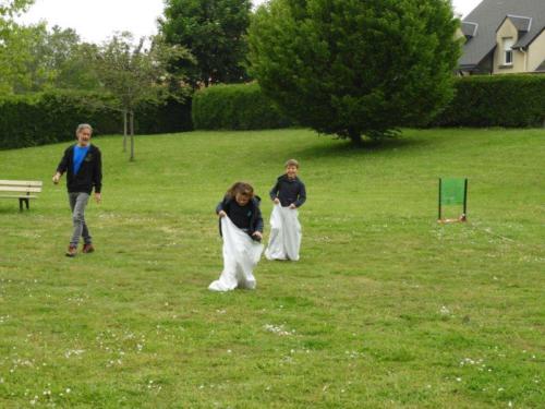 Jeu de piste course en sac