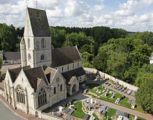 L'église et le cimetière vue du ciel