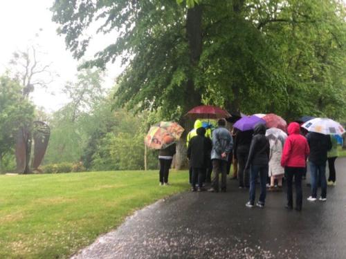 Visite guidée du dimanche matin sous la pluie